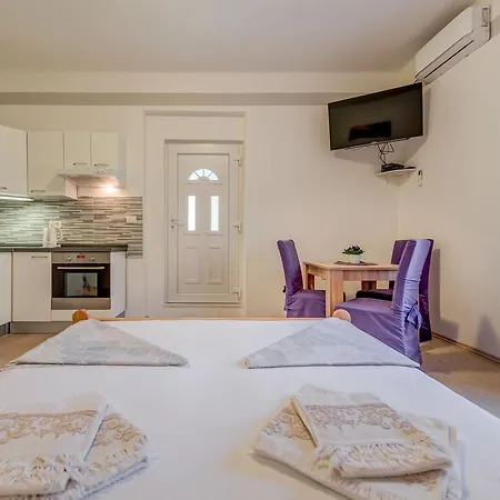 Lct Petite Studio Apartment Split