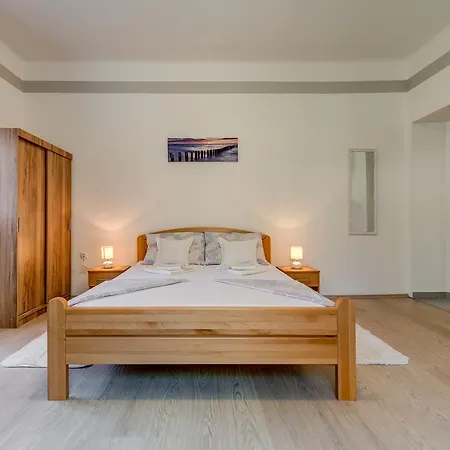 Lct Petite Studio Apartment Split